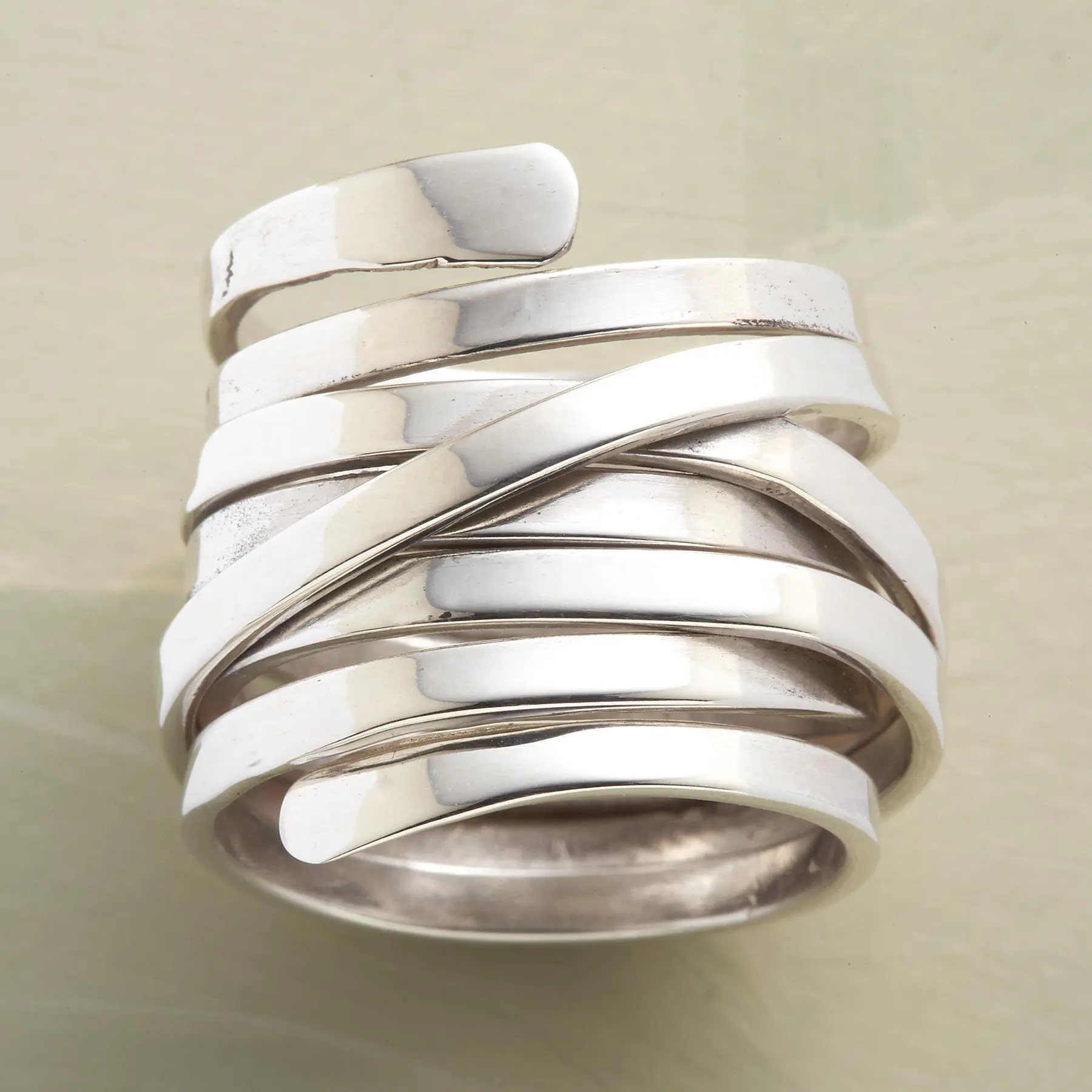 Luz – Anillo vintage grueso de plata en capas